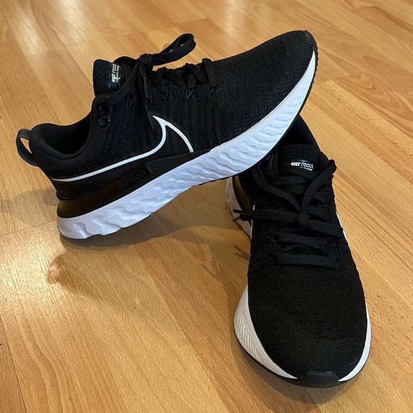 Nike Men's React Infinity Run Flyknit 2 Running Shoes Black - Picture 4 of 13